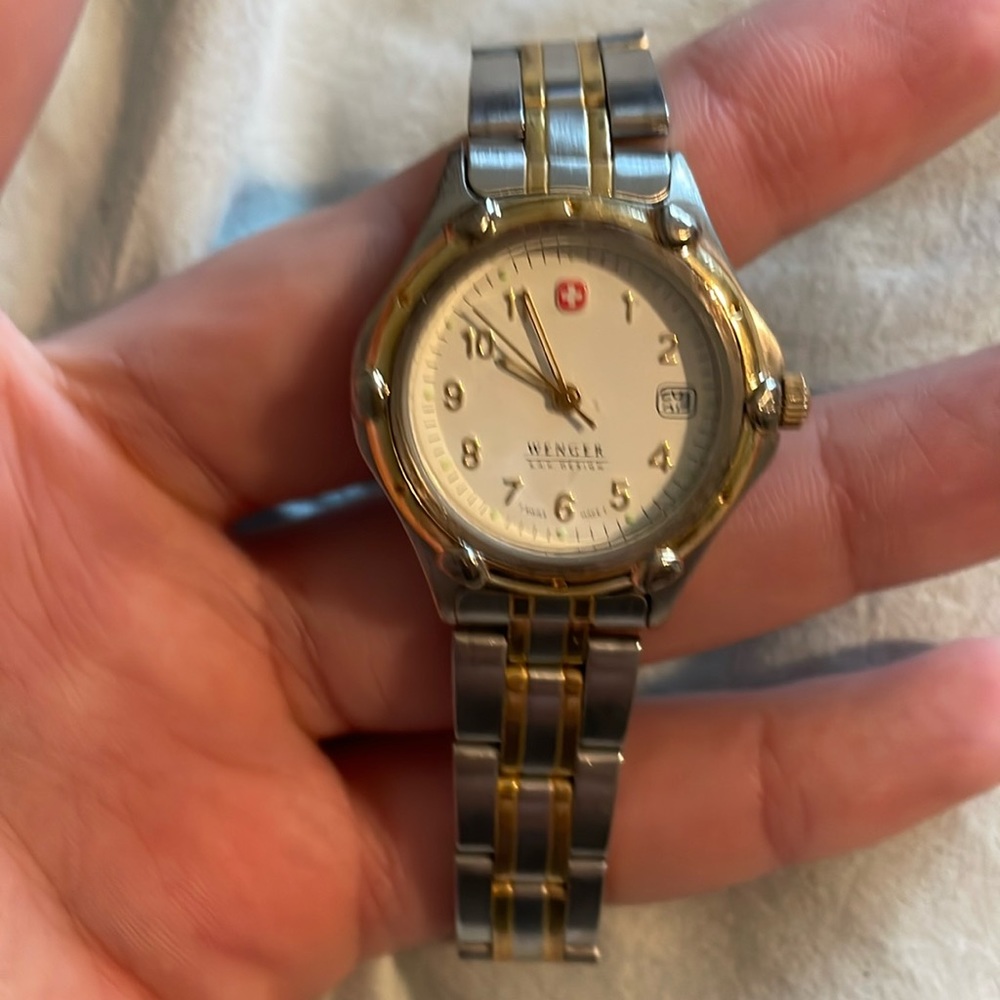 Ladies Swiss Wenger S.A.K Design watch